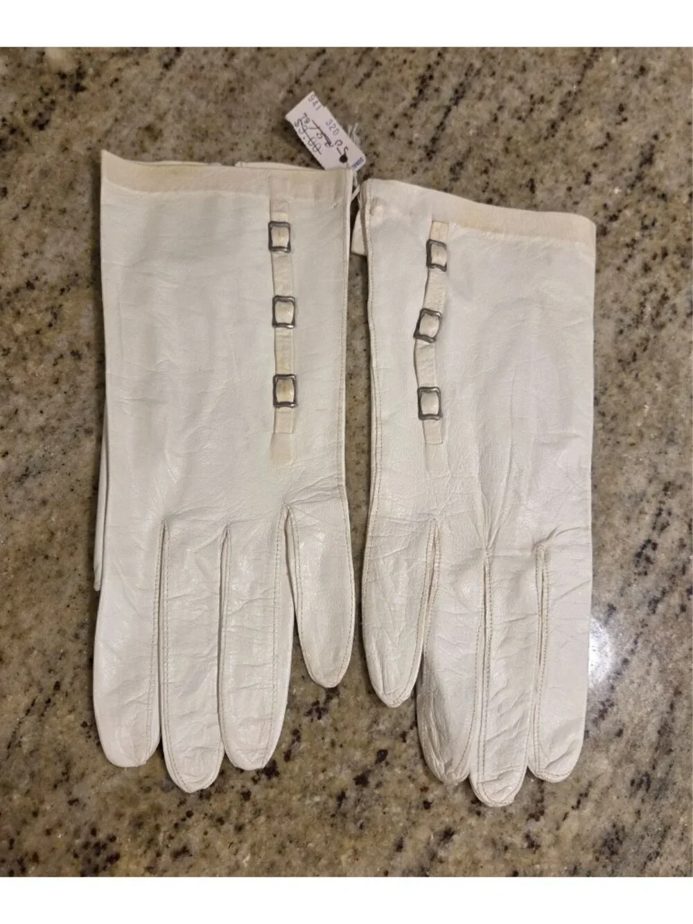 New! Vintage Women's Size M/L Cream Leather Formal Gloves Italy Buckle Accent